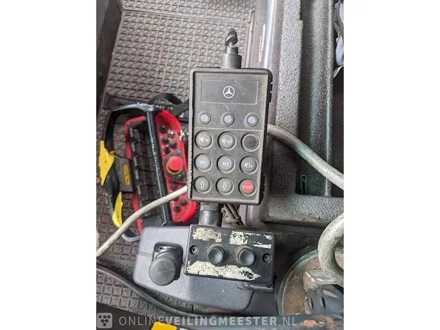 Vrachtwagen met schrootkraan en haakarmsysteem mercedes-benz, econic 2629, bouwjaar 2013 | 160294 km - afbeelding 52 van  68