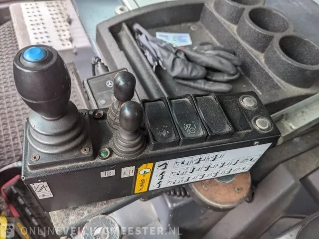Vrachtwagen met schrootkraan en haakarmsysteem mercedes-benz, econic 2629, bouwjaar 2013 | 160294 km - afbeelding 53 van  68