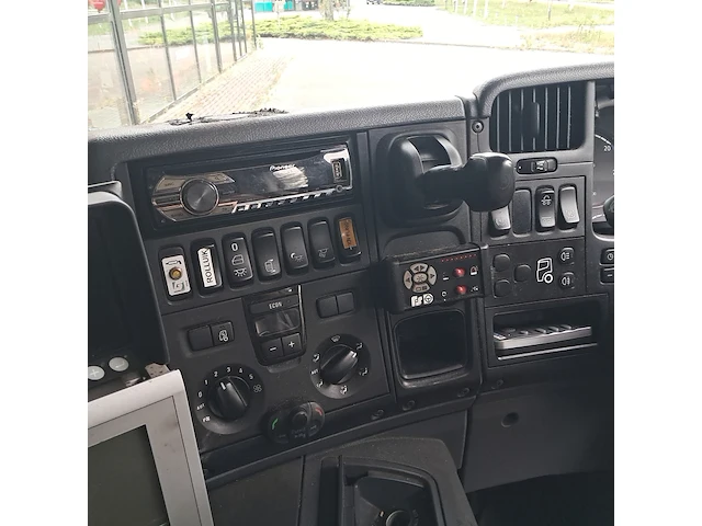 Vrachtwagen met zijlader scania, p280, bouwjaar 2013 - afbeelding 31 van  45