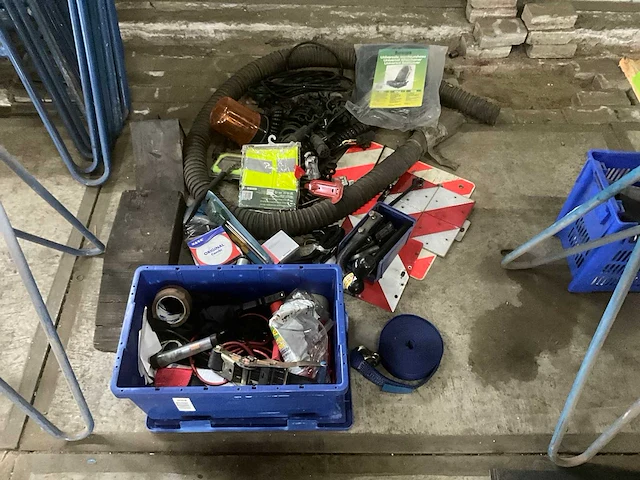 Vrachtwagen onderdelen - afbeelding 1 van  6