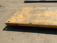 Vrachtwagen platform trekker zoutstrooier plateau - afbeelding 11 van  12