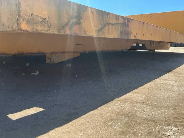 Vrachtwagen platform trekker zoutstrooier plateau - afbeelding 12 van  12