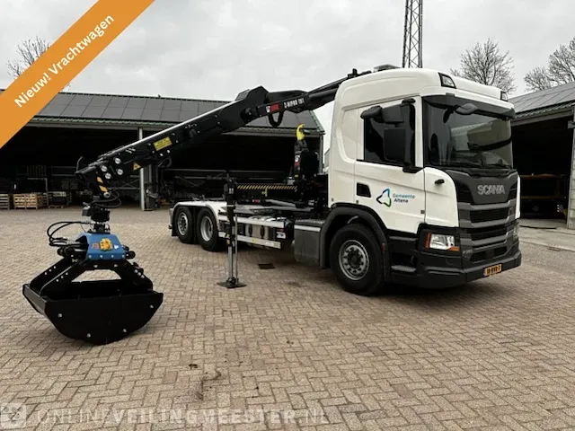 Vrachtwagen scania, p360. met laadkraan, schalenknijper en haakarm hiab, bouwjaar 2023 tellerstand 119 km - afbeelding 1 van  55