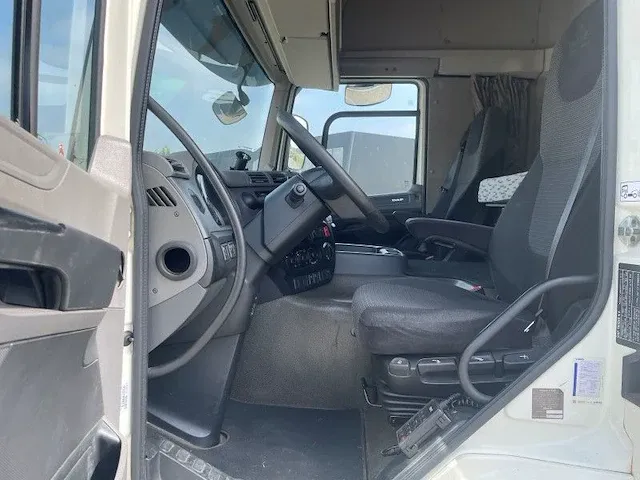Vrachtwagen - afbeelding 13 van  50