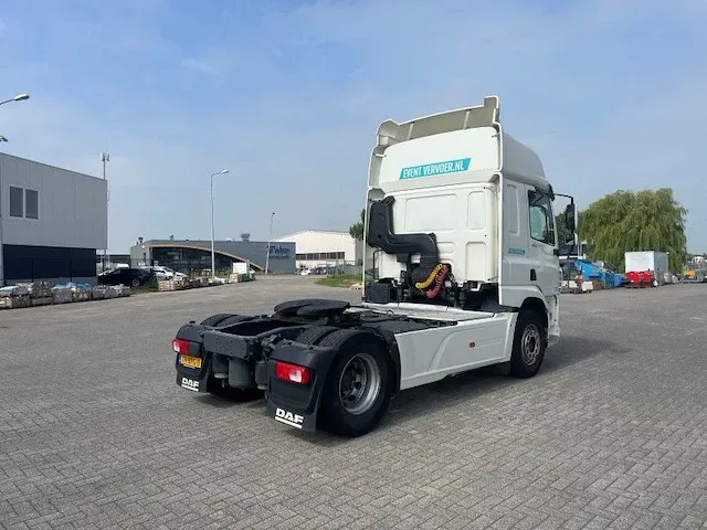 Vrachtwagen - afbeelding 34 van  50