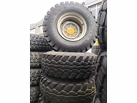 Vrebrede standaard - 36 inch hummer 8x165,1 - velg (4x) - afbeelding 1 van  4
