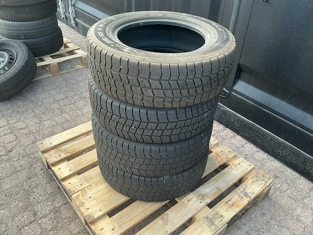 Vredestein 215/65r16 autoband (4x) - afbeelding 2 van  3