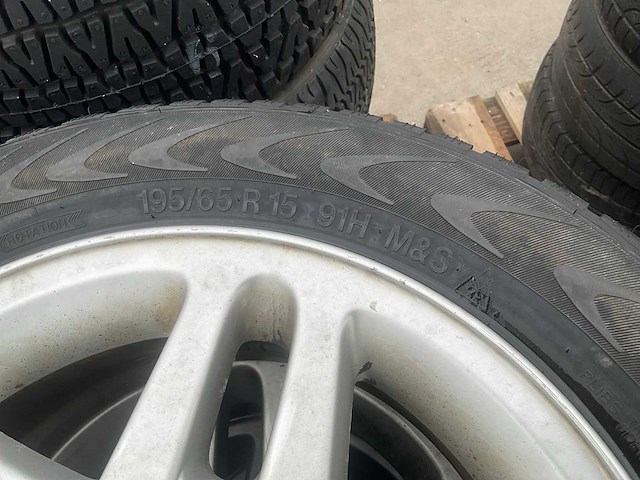 Vredestein autoband met bmw velg 195/65 r15 (4x) - afbeelding 6 van  7