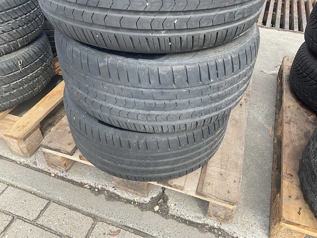 Vredestein autoband met mercedes velg 245/40 zr18 (4x) - afbeelding 3 van  7