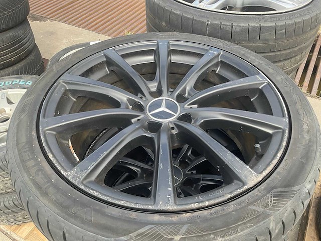 Vredestein autoband met mercedes velg 245/40 zr18 (4x) - afbeelding 4 van  7