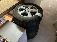 Vredestein autoband met velg (4x) - afbeelding 1 van  4