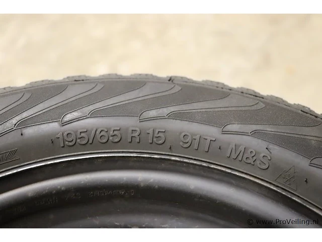 Vredestein autobanden met stalen velg - 195/65 r15-91t m & s - 4 stuks - afbeelding 3 van  6