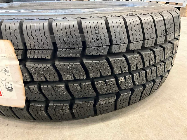 Vredestein "comtrac 2 winter+" 195/65 r16 - afbeelding 4 van  4