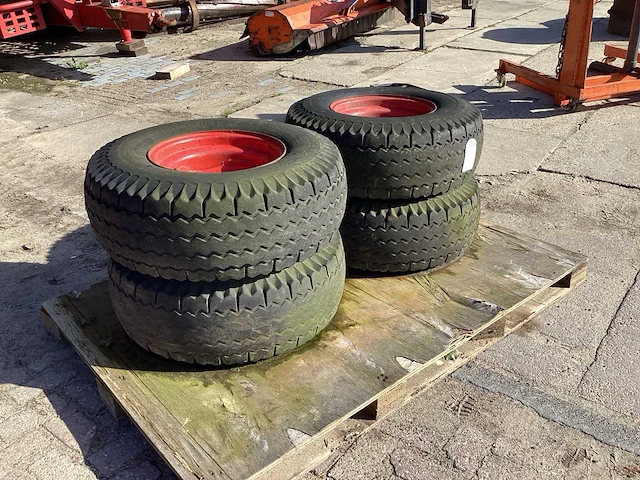 Vredestein implement banden met velg - afbeelding 1 van  7