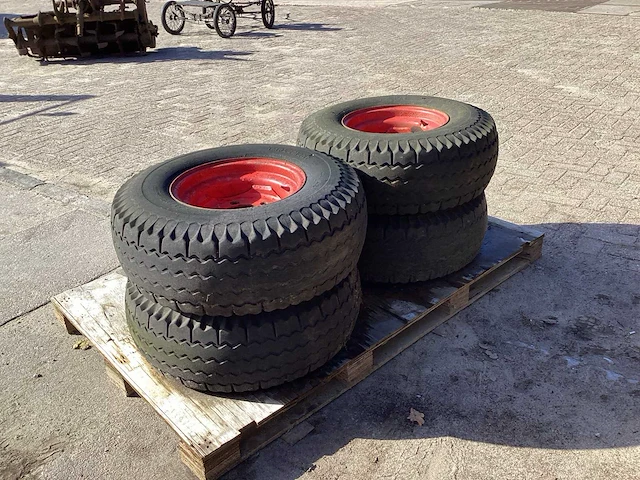 Vredestein implement banden met velg - afbeelding 3 van  7