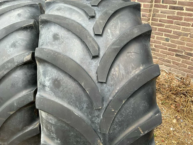 Vredestein traxion 600/65r28 set - afbeelding 4 van  7