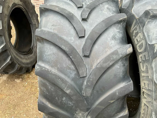 Vredestein traxion 600/65r28 set - afbeelding 5 van  7