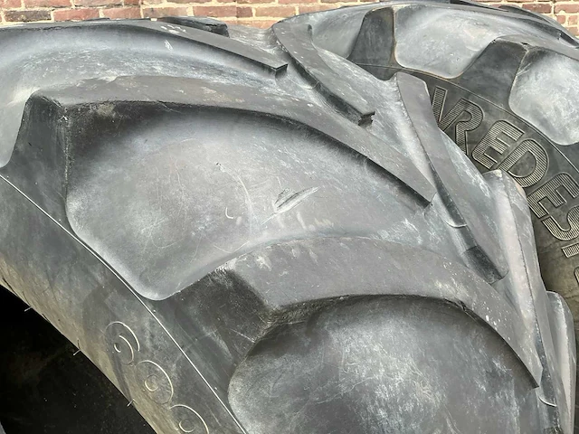 Vredestein traxion 600/65r28 set - afbeelding 6 van  7