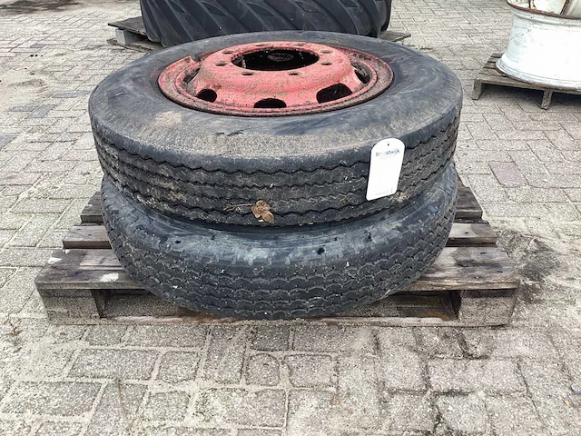 Vredestein wagen wiel - afbeelding 1 van  4