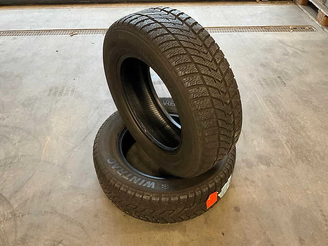 Vredestein "wintrac" 215/65 r16 (2x) - afbeelding 1 van  7