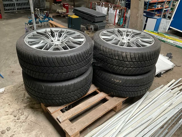 Vredestein wintrac pro autoband met monaco velg (4x) - afbeelding 1 van  6