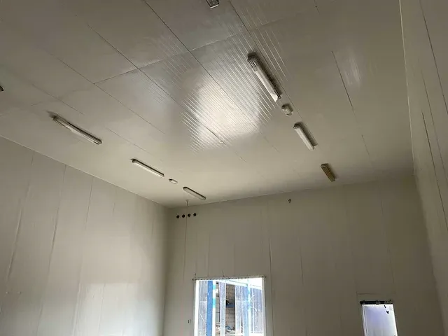 Vriescel 10,00 x 14,00 mtr (140m2) - afbeelding 12 van  14