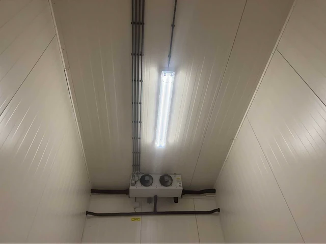 Vriescel (4,80x2,90 mtr) (14m2) - afbeelding 10 van  13