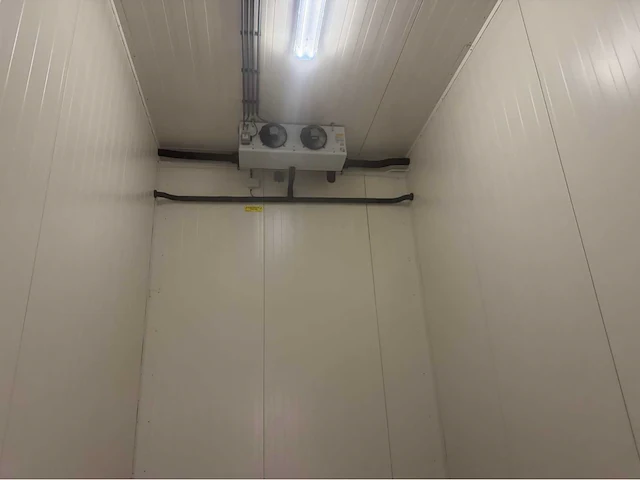 Vriescel (4,80x2,90 mtr) (14m2) - afbeelding 9 van  13