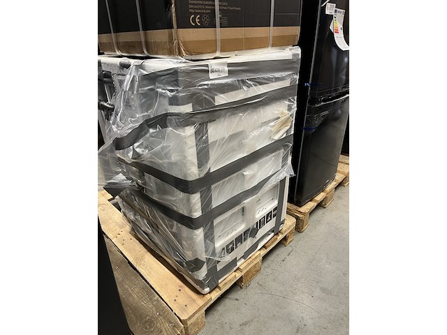 Vrieskist 142 liter breedte 64 cm hoogte 83,5 cm chiq, fcf142de - afbeelding 2 van  3