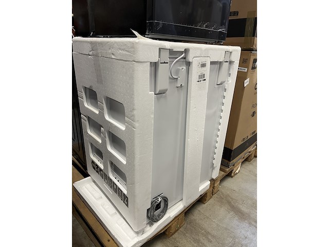 Vrieskist 142 liter breedte 64 cm hoogte 83,5 cm chiq, fcf142de - afbeelding 2 van  4