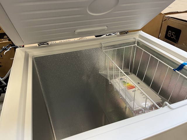 Vrieskist 142 liter breedte 64 cm hoogte 83,5 cm chiq, fcf142de - afbeelding 4 van  4