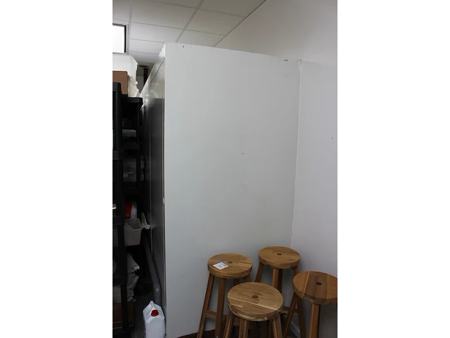 Vrieswand koma monocell met chillerkast en 8 deuren. afmeting 450 x 110 cm. hoogte 204 cm. - afbeelding 6 van  6