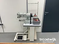 Vrije arm leernaaimachine met werktafel