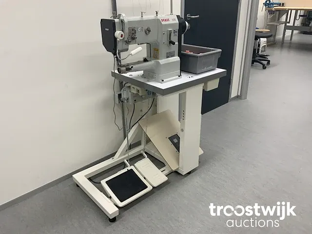 Vrije arm leernaaimachine met werktafel - afbeelding 2 van  9