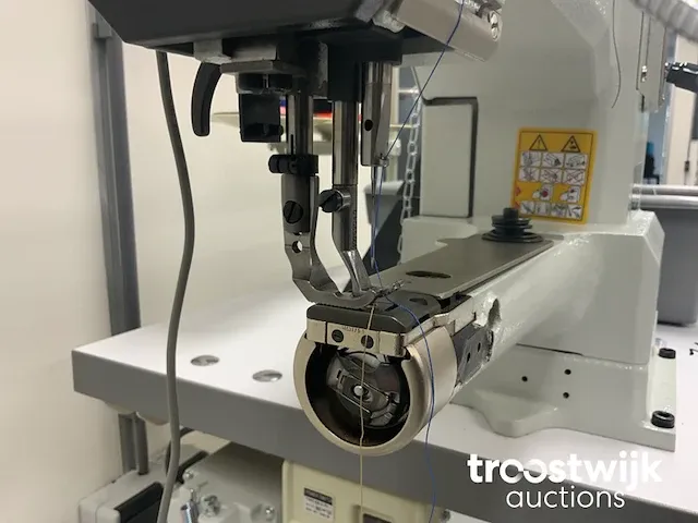 Vrije arm leernaaimachine met werktafel - afbeelding 5 van  9