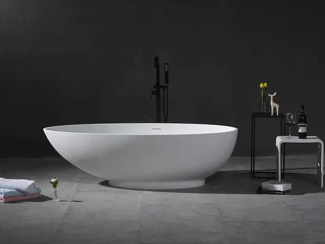 Vrijstaand bad solid surface - afbeelding 1 van  8