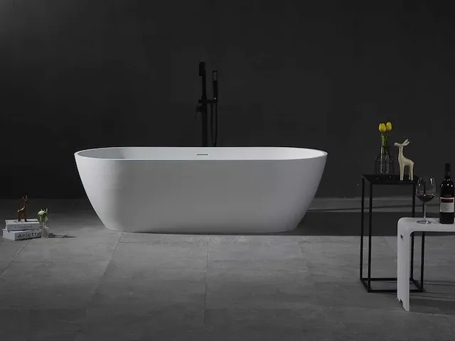 Vrijstaand bad solid surface - afbeelding 1 van  6