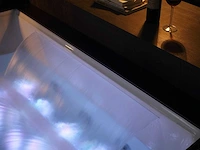 Vrijstaand massagebad met waterval - afbeelding 2 van  14