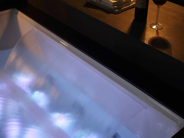 Vrijstaand massagebad met waterval - afbeelding 10 van  14