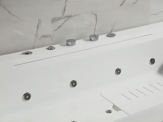 Vrijstaand massagebad - afbeelding 15 van  34