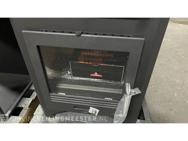 Vrijstaande houthaard met oven / koookplaatjes bronpi, monza - afbeelding 11 van  14