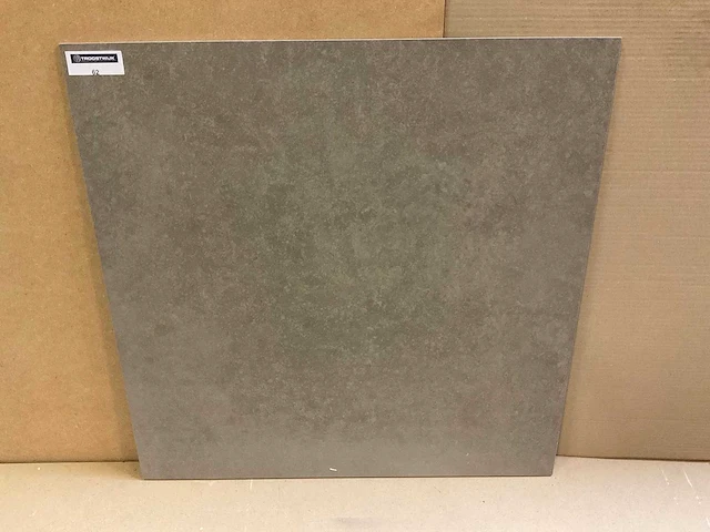 Vtwonen concrete taupe mat vloertegel 70x70 cm 102,9 m² - afbeelding 1 van  3