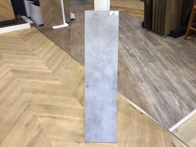 Vtwonen mold timber cement mat 30x120 cm tegel 81,52 m² - afbeelding 1 van  6