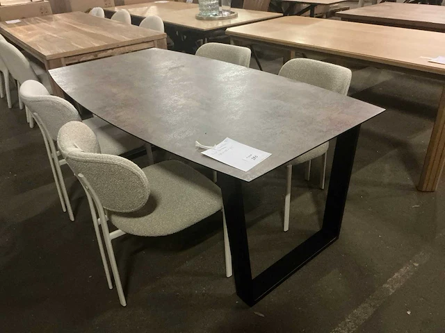 Vuelta eetkamertafel - afbeelding 1 van  4