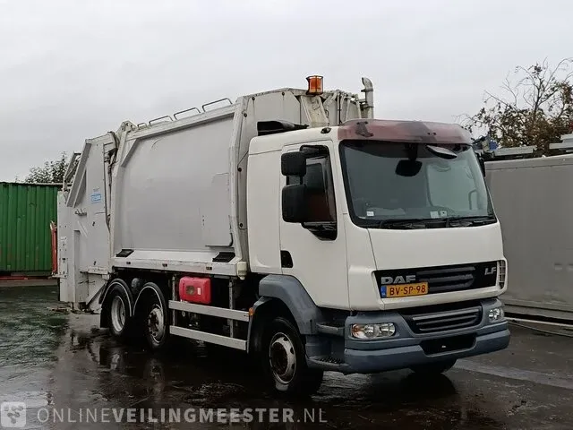 Vuilniswagen achterlader daf, 2009 daf lf55-220, bouwjaar 2009 - afbeelding 1 van  42
