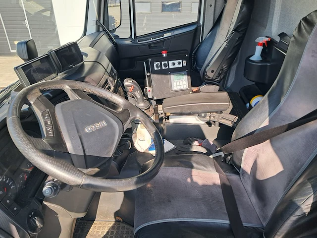 Vuilniswagen iveco, stralis 360 met translift plus duo ies containersysteem, bouwjaar 2017 - afbeelding 33 van  60