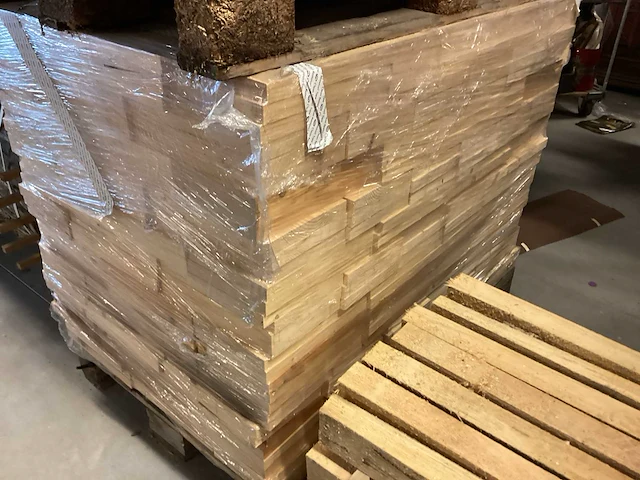 Vuren - 300x195x25 mm - geschaafde planken - afbeelding 1 van  2