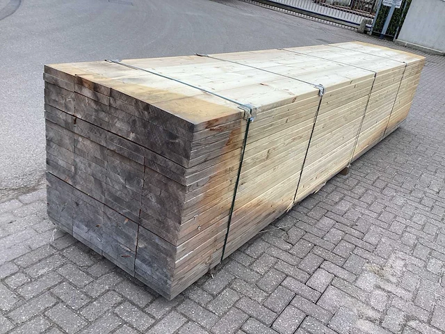 Vuren 335x37 mm planken (92x) - afbeelding 1 van  6