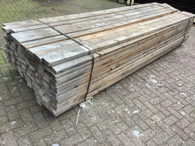 Vuren 90x38 mm planken (150x) - afbeelding 1 van  6