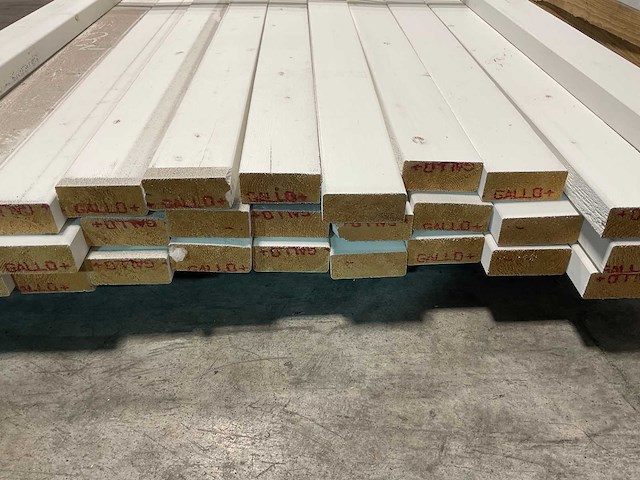 Vuren balk gegrond 480x9x4 cm (35x) - afbeelding 4 van  5